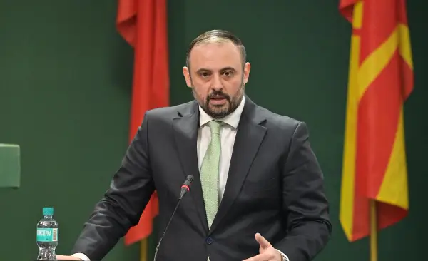 СДСМ: Власта и Ѓорѓиевски се натпреваруваат кој ќе употреби поскапа играчка