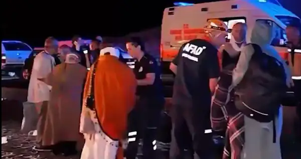 (Видео) Страшна несреќа во Турција: Автобус се преврте на автопат, повредени 40 лица