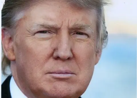 Њујорк тајмс: Иранска закана го принуди Трамп да го смени претседателскиот авион на враќање од Самитот на НАТО во Анкара