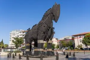 „Одисеја“ нè направи љубопитни — како можете да го истражите античкиот град Троја и ден-денес?