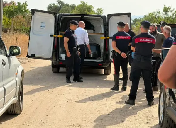 Крвав масакр на Сардинија- ѝ пукал во глава на сопругата, па отишол и го убил својот брат (ВИДЕО)