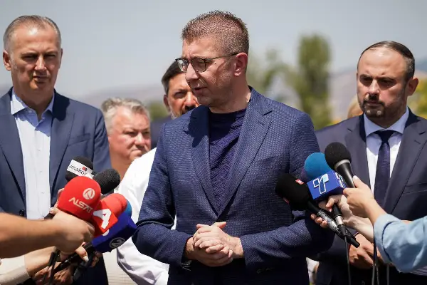 Скопје ќе добие нова комунална опрема и електрични автобуси, најави Мицкоски