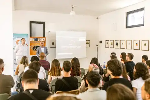 Зајакнување на учеството на младите во процесите на донесување одлуки