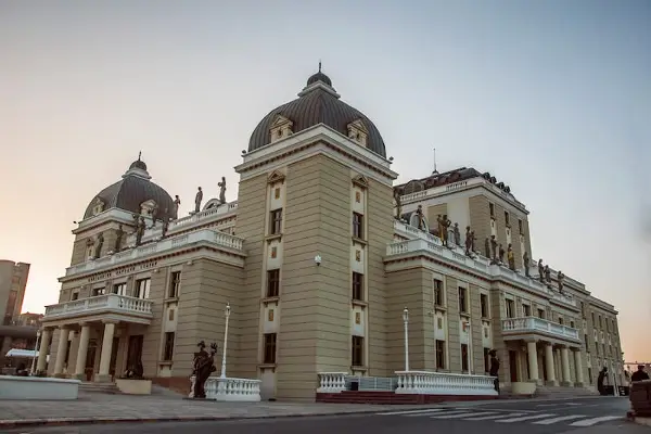 Премиерата на „Три сестри“ со превод на англиски јазик- МНТ се отвора кон меѓународната публика