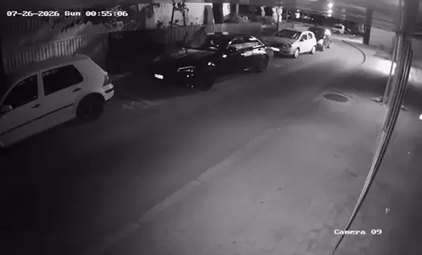 (Видео) Со натписи УЧК вандализиран Српскиот културен центар во Куманово