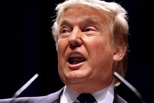 Трамп: Разговорите со Иран се добри, постои шанса за договор
