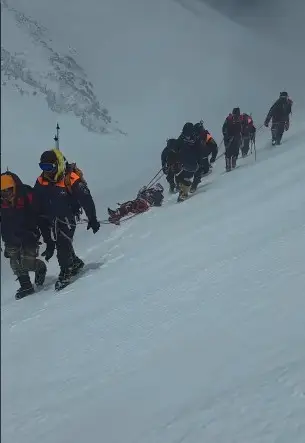 ВИДЕО: Руски спасувачи објавија снимки од извлекувањето на телата на босанските планинари од Елбрус