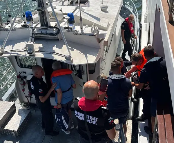 Крузер се насука во Дунав, бугарската полиција евакуираше 186 патници