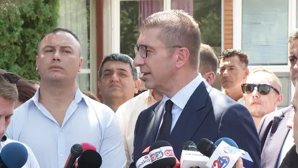 Мицкоски: Протоколите со Софија не се дел од преговарачката рамка
