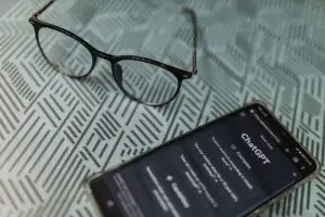 Мажите сè почесто флертуваат со чет-ботови со вештачка интелигенција — но дали тоа се смета за неверство?