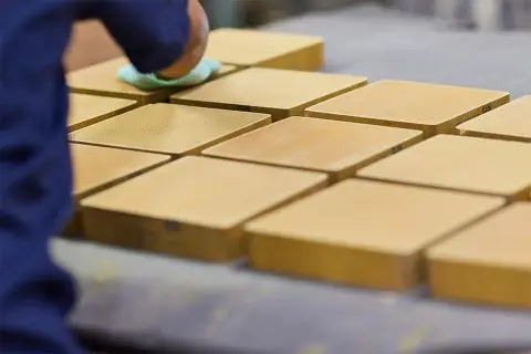 Џонсон Мети ја презема компанијата Корметех