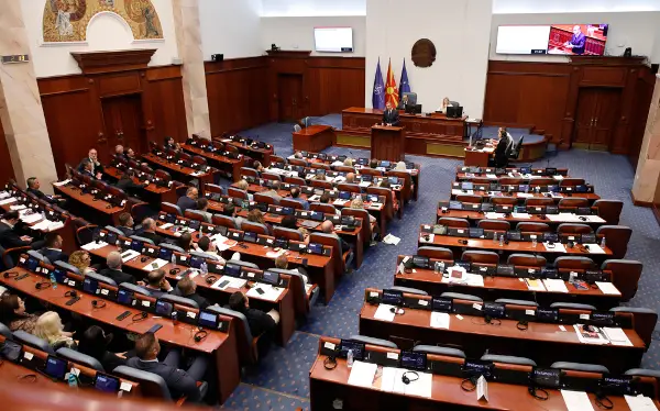 Пратеници од Европскиот фронт бараат анкетна комисија за инцидентот на член на Владата во Собранието