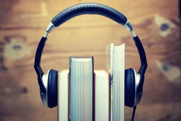 Фабули – апликација со над 20 илјади книжевни класици во форма на аудиокниги
