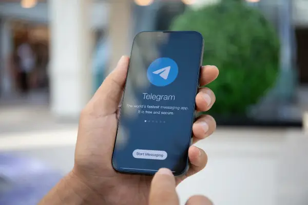Apple привремено го отстрани Telegram од App Store