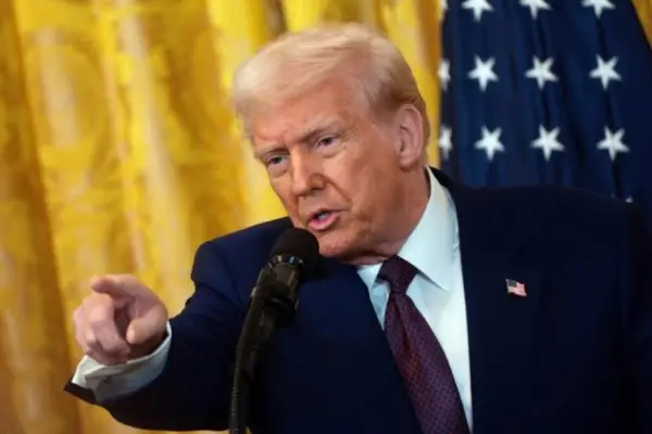 Трамп им порача на нафтените компании „веднаш“ да ги намалат цените на горивата