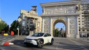 Тојота ќе пушти нова генерација батерии, продажбата на хибридите носи голем профит