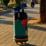 (ВИДЕО): Герила акција со „паметна канта што зборува“ ги поттикна битолчани на поголема грижа за животната средина