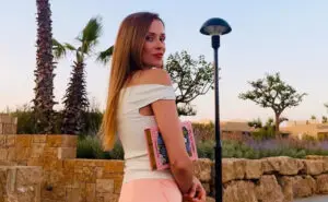 ФОТО | „Омилен утрински поглед“: Вака ужива Каролина Гочева на море