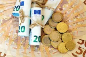 Три хороскопски знаци ќе ја подобрат финансиската состојба овој август — еден разговор може да промени се