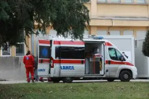Двајца работници загинаа во тешка сообраќајна несреќа на патот Шабац–Лозница
