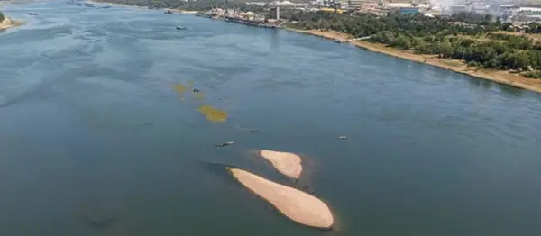 Нискиот водостој на Дунав го парализира товарниот сообраќај во Австрија