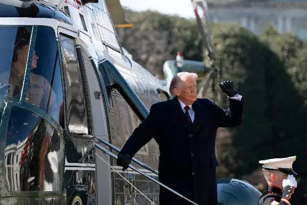 Си-Ен-Ен: Трамп е заглавен во војна што не може ниту да ја добие, ниту да ја изгуби