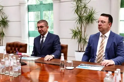 Мицкоски и Николоски на потпишување договори за финансирање на изградбата на железничката делница Крива Паланка-Деве Баир