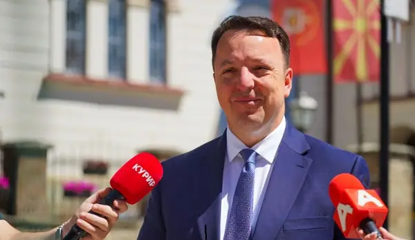 Николоски: Дијаспората доби директна линија Женева – Скопје