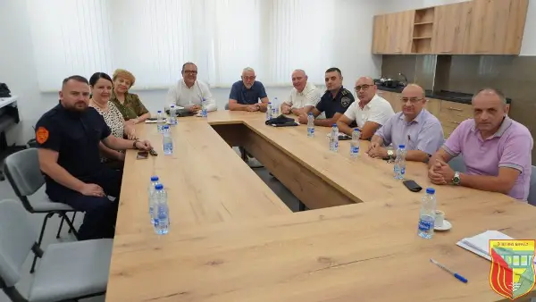 Во Општина Кичево денес се одржа седница на општинскиот кризен штаб, продолжуваат засилени мерки поради опасност од шумски пожари