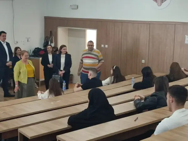 Просечната оценка од полагањето матура во јуни е 3,66 од сите три типа матура