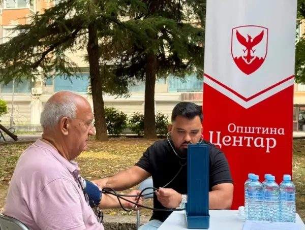 Во Општина Центар здравствени проверки за поддршка на граѓаните во услови на топлотен бран