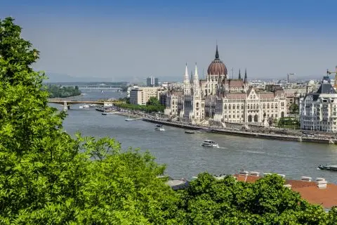 Унгарскиот парламент во вторник го избира шефот на државата, а кандидатот на Тиса сè уште не е познат