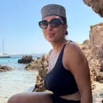 Бојана Скендеровски сподели фотографија од плажа и порача – „Ако постои рајот на Земјата, тогаш е тука“