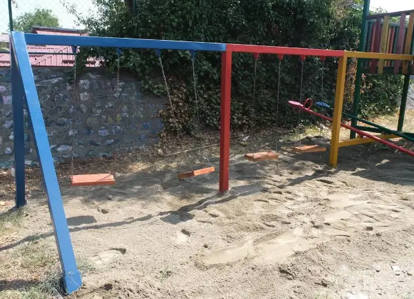 Реконструкција на урбана опрема во Нерези