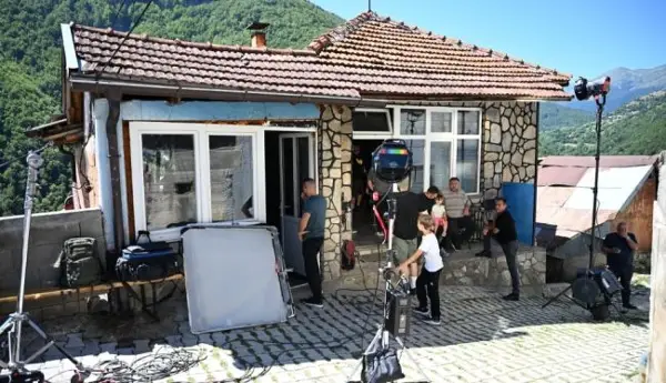„ТРЕТА СМЕНА“, ДЕБИТО НА АНА ОПАИЌ, ПОЧНУВА СО СНИМАЊЕ НА 15 АВГУСТ, ЛЕТОВО СЕ СНИМААТ УШТЕ ТРИ ФИЛМОВИ
