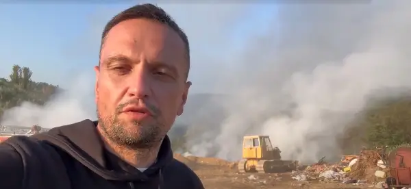 📽️ МИТОВСКИ ОЧЕКУВА ПОЖАРОТ ВО КРИВА ПАЛАНКА ДА БИДЕ СТАВЕН ПОД КОНТРОЛА Гаснењето трае повеќе од 15 часа, вклучени се сите служби