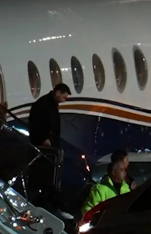 ВИДЕО: Први снимки од Лео Меси по смртта на неговиот татко, неутешниот Аргентинец пристигна во родниот град