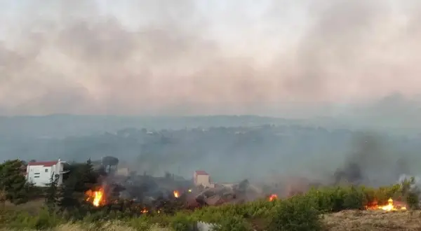 Турнас: Во изминатите десет дена се соочивме со над 400 пожари во Грција