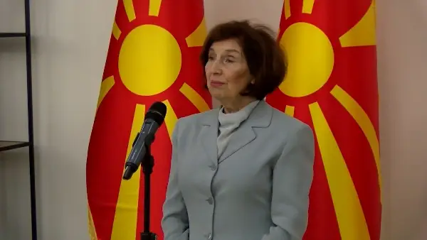 Сиљановска-Давкова се оградува од случајот со разузнавачот Тодоровски, кој со потврда дека е осудуван беше испратен на должност во Виена