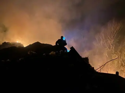 Изгаснат пожарот на депонијата во Крива Паланка