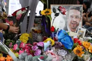 ФОТО | Објавени се фотографии од последните часови на Лијам Пејн пред трагедијата  — талка низ хотелот, молејќи проститутки да направи крек