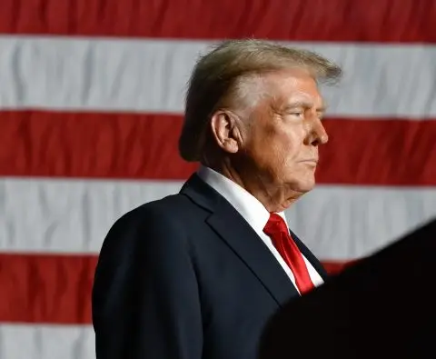 Поради иранска закана: Трамп тајно ја напуштил Турција со трет авион