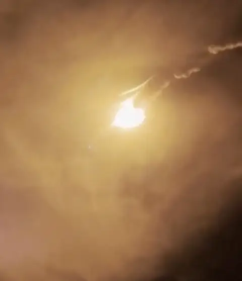 ВИДЕО: Кинеската ракета „Лонг марч 7А“ експлодираше 85 секунди по лансирањето