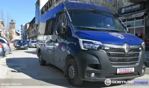 Приведени две лица во Гостивар заради напади: Ќерка врз таткото, маж врз сопругата