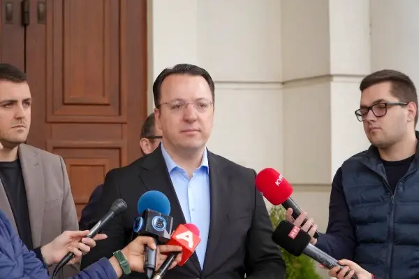 Николоски: Македонија самостојно го решава проблемот со транспортерите преку билатерални договори