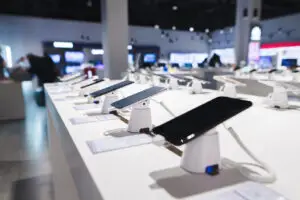 Новите телефони стануваат се поскапи: Која е поевтината алтернатива?