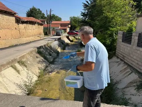Вонредна дезинсекција во Драчево против ларви и комарци