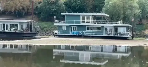 Историски најнизок водостој на реките во Холандија, проблеми поради суша се појавија и на темели на куќи