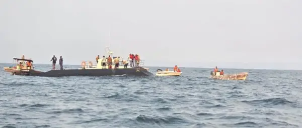 Преполнет траект потона во Зимбабве, најмалку 44 лица загинаа