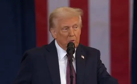 Трамп воведува царини за дронови и ја враќа старата технологија на американските бродови
